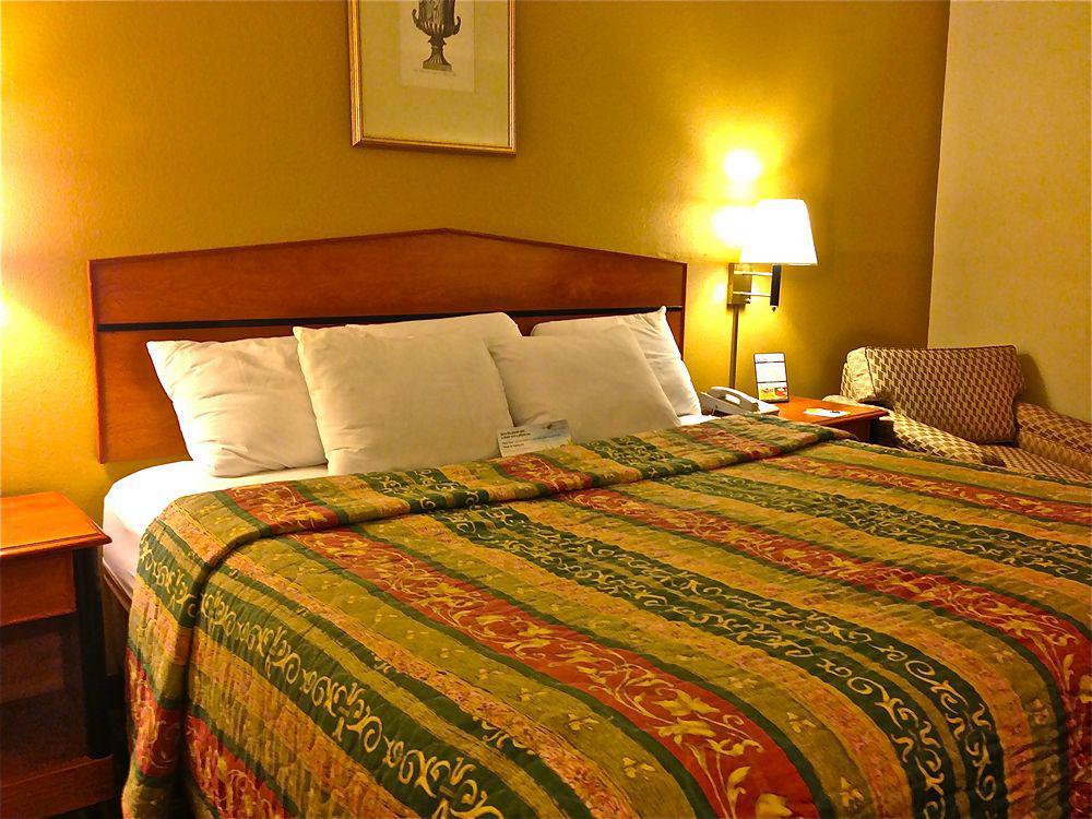 Days Inn By Wyndham Florence Cincinnati Area Exteriör bild