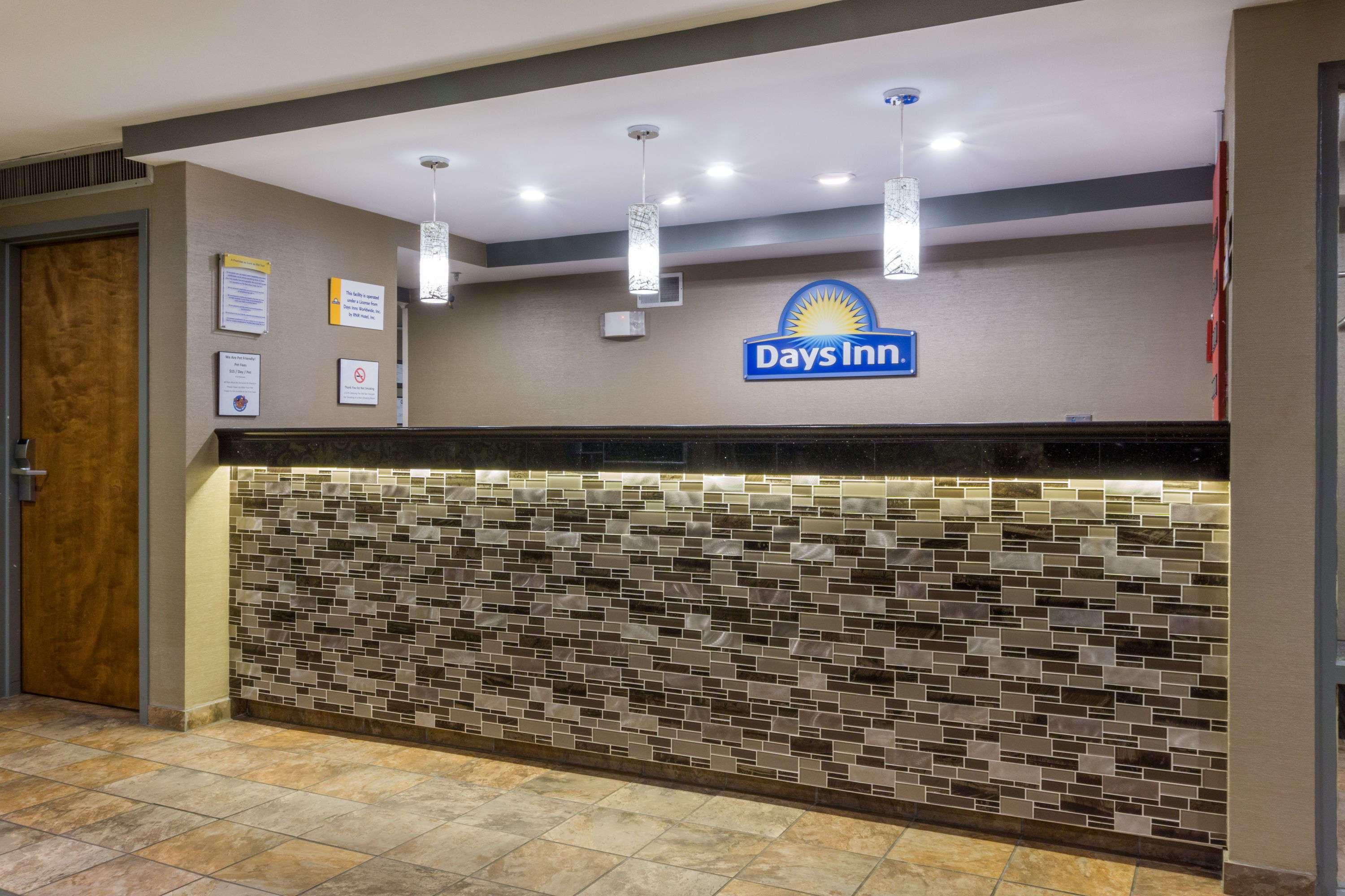 Days Inn By Wyndham Florence Cincinnati Area Exteriör bild