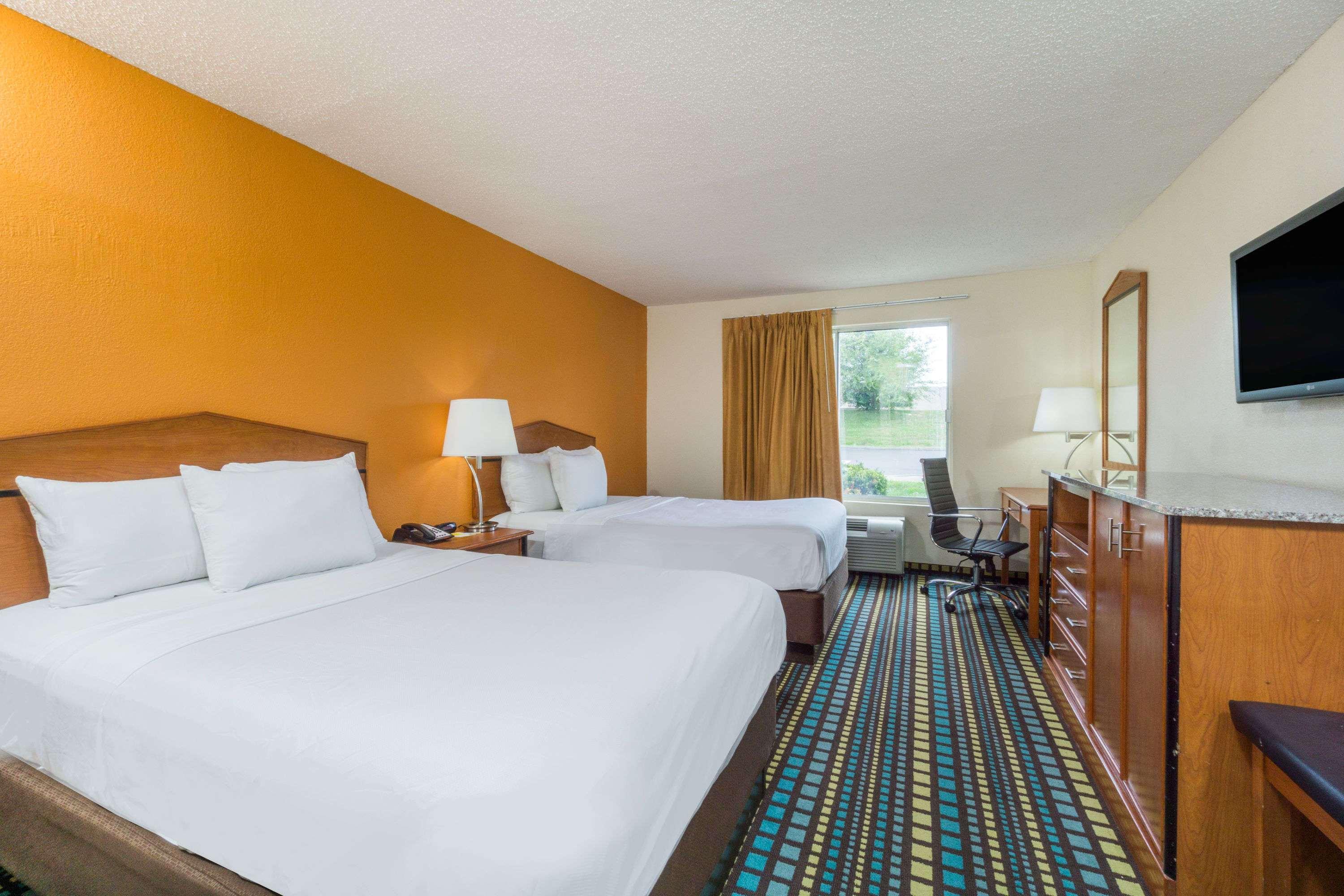 Days Inn By Wyndham Florence Cincinnati Area Exteriör bild